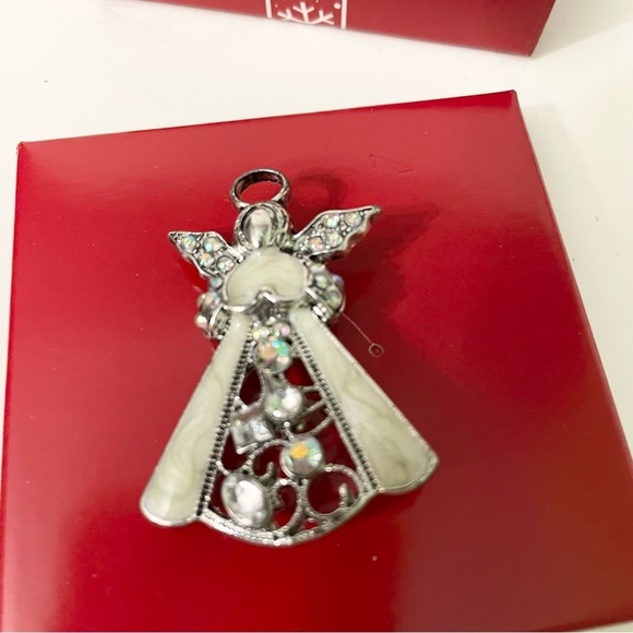 Angel Pin Brooch in Box - Picture 6 of 8